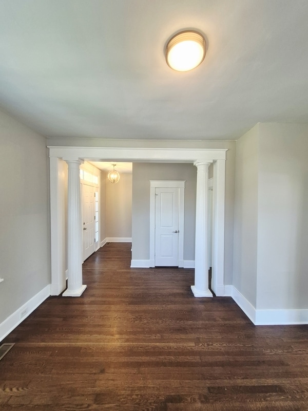 Building Photo - 2113 Barton Ave