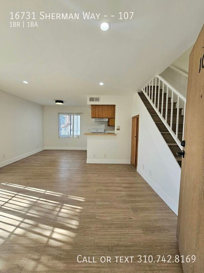 Primary Photo - 16731 Sherman Way