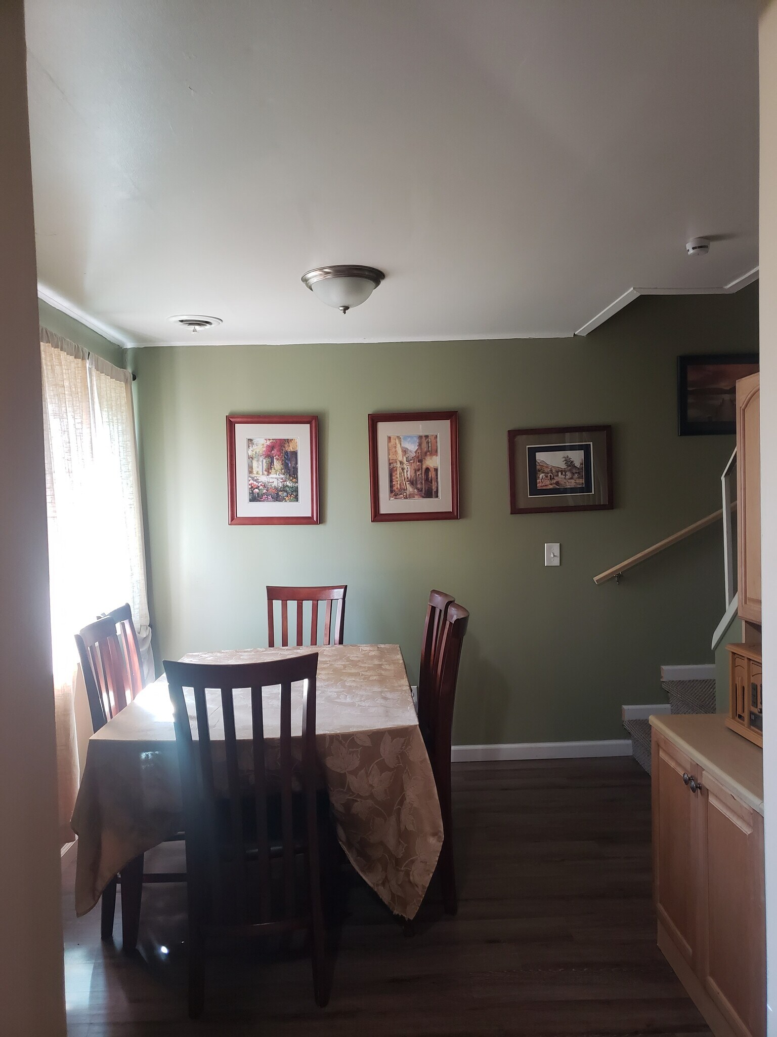 dining - 10 East State Street