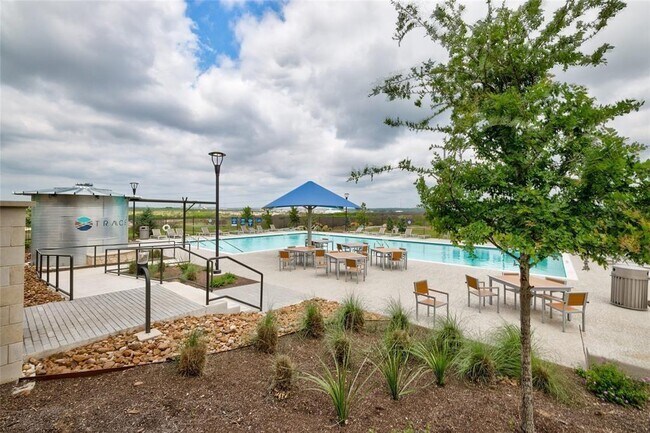 Building Photo - 208 Shugart St