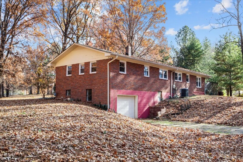 Building Photo - 205 Gum Branch Rd