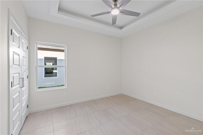 Building Photo - 19 Brookside Bend W St