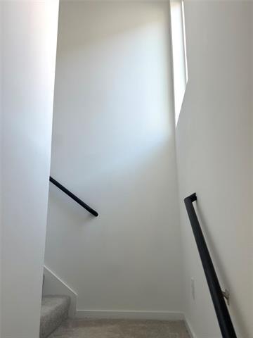 Building Photo - 12140 Thoroughbred Dr