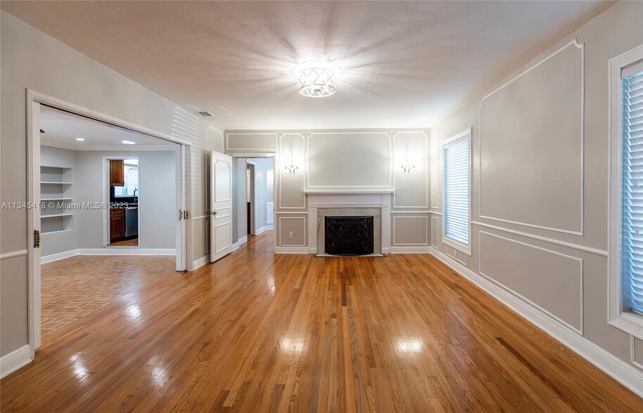 Building Photo - 1350 Mendavia Ave