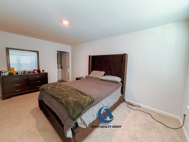 Building Photo - 119 Seymour Vlg Dr