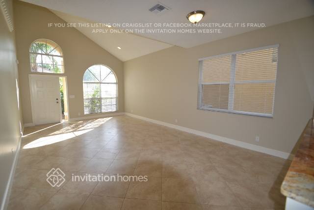 Building Photo - 7988 Lakewood Cove Ct