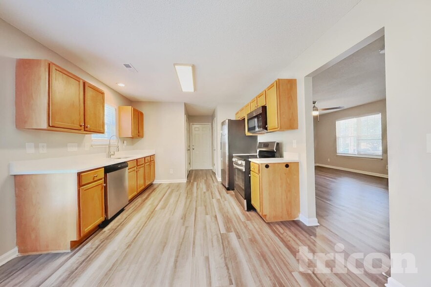 Building Photo - 1709 Fern Hill Dr