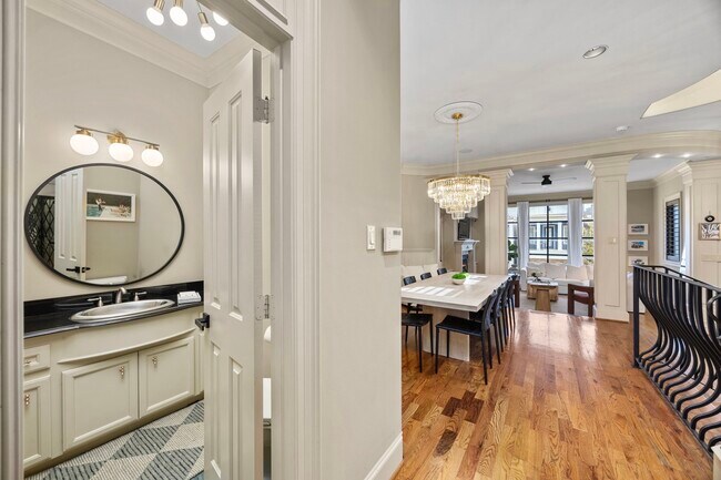 Building Photo - 1312 Crocker St