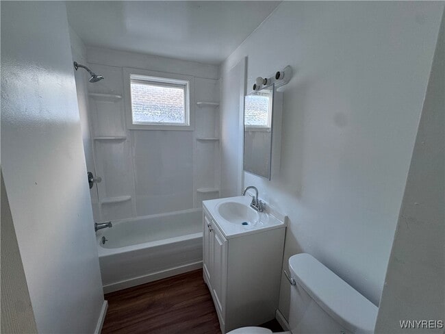 Building Photo - 540 Willett St