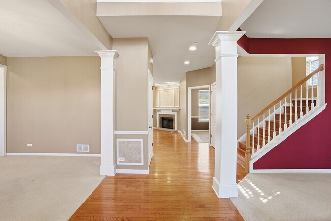 Building Photo - 715 Blue Ridge Dr