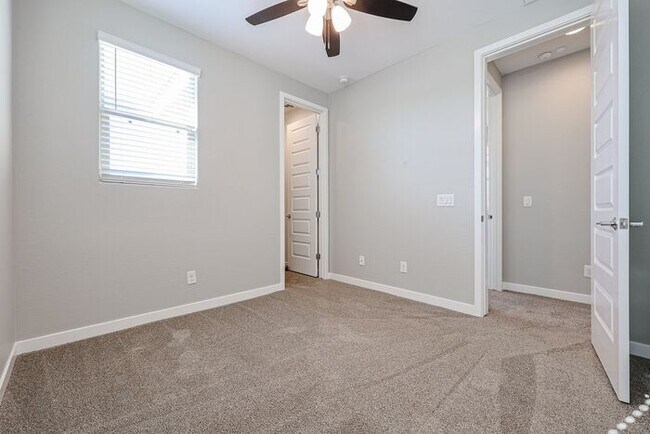 Building Photo - MOVE IN SPECIALS!! Recently Built Home in ...