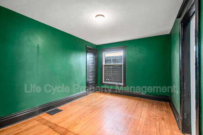 Building Photo - 354 Richard Terrace SE