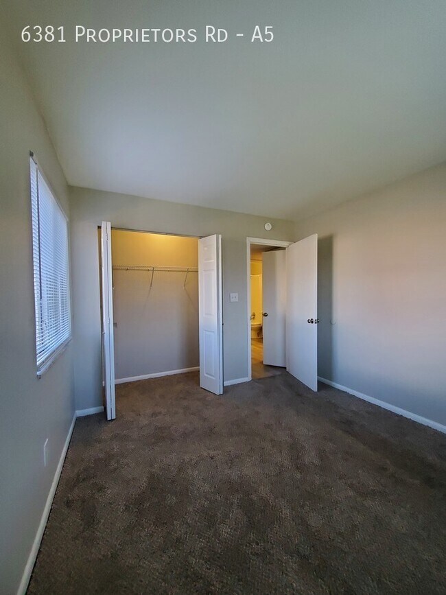 Building Photo - 3 Bedroom 2 Bath Apartment in Worthington