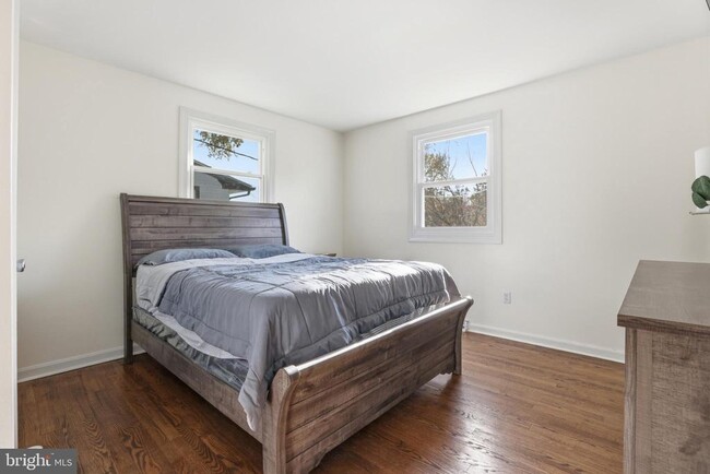 Building Photo - 6906 Berkshire Dr