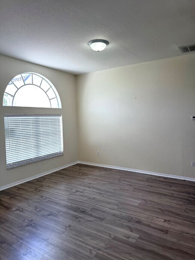 Building Photo - Beautifully maintained POOL home for Rent.