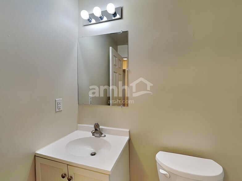 Building Photo - 2258 S 2775 W