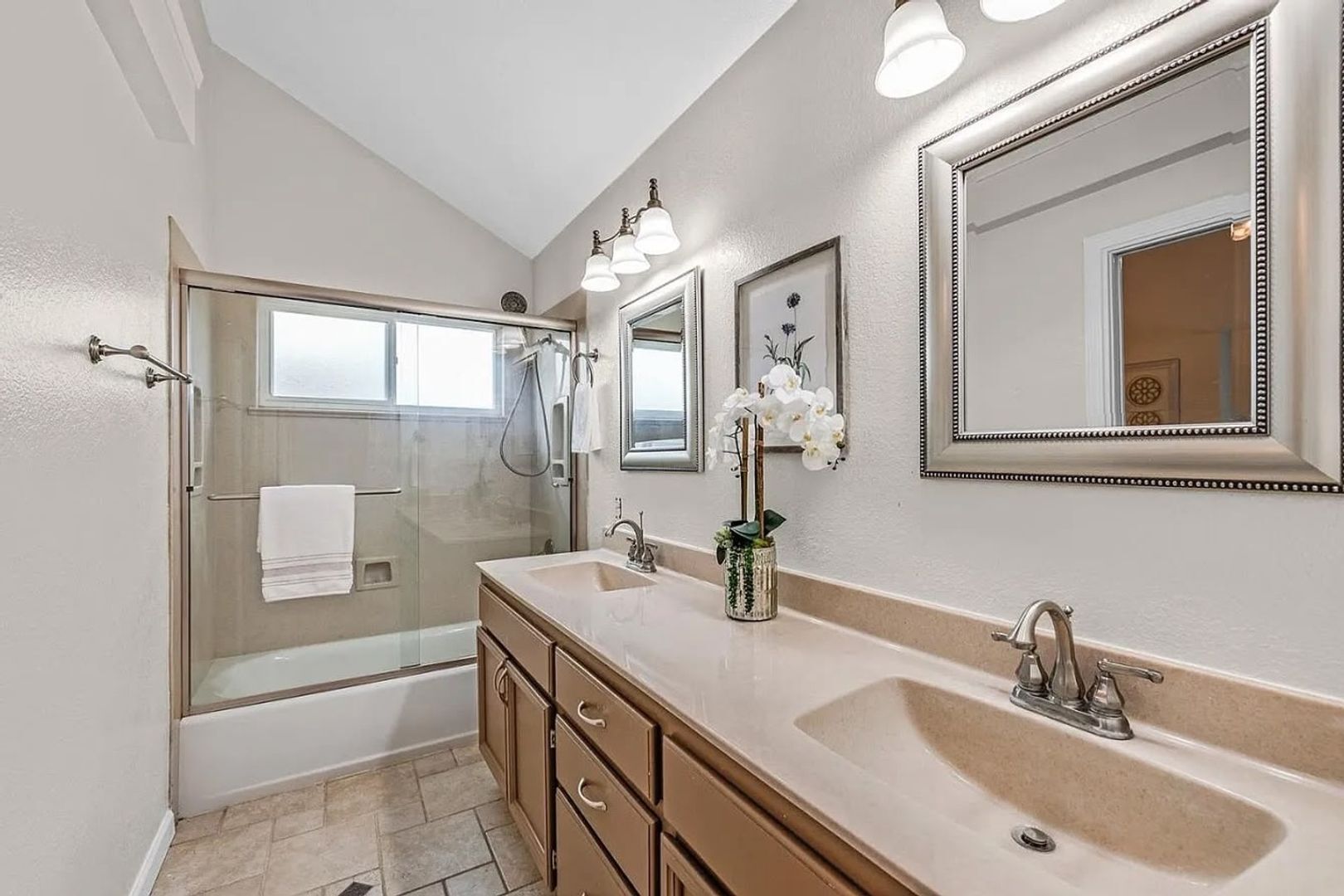 Building Photo - 7293 Valley Trl Dr
