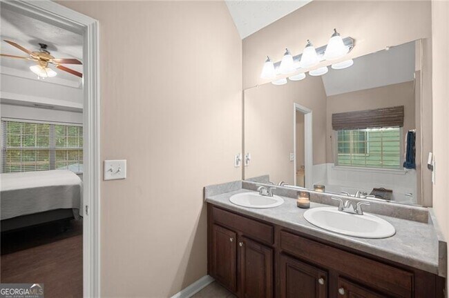 Building Photo - 4945 Cottonwood Tr