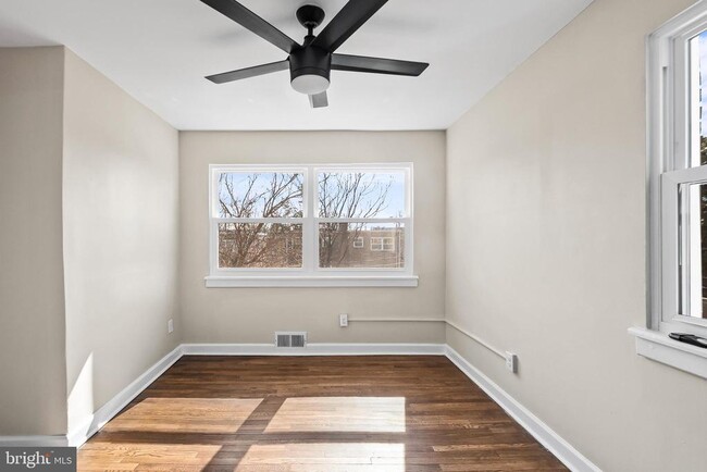 Building Photo - 1235 Alabama Ave SE