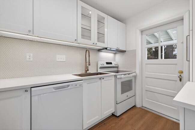 Building Photo - 4556 S Chelsea Ln