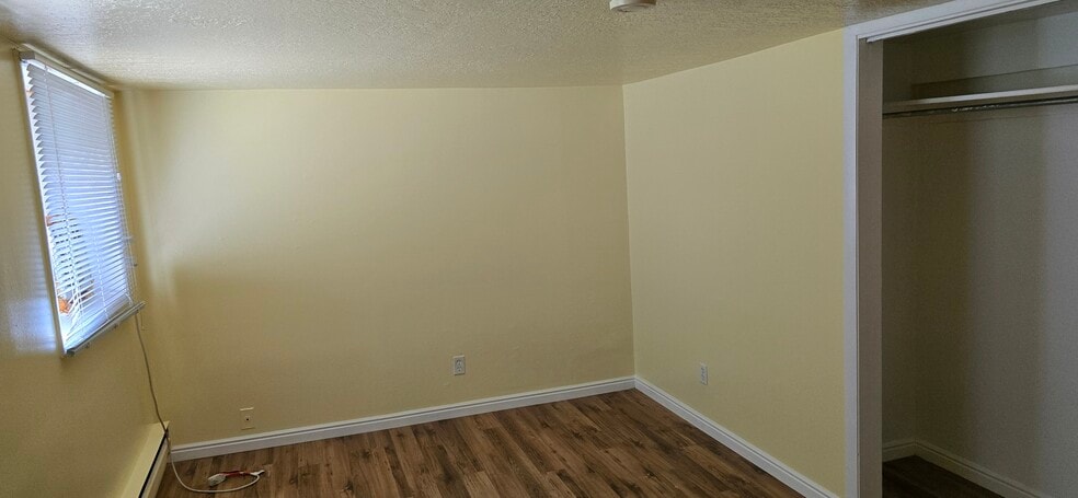 Building Photo - 1057 S 900 E