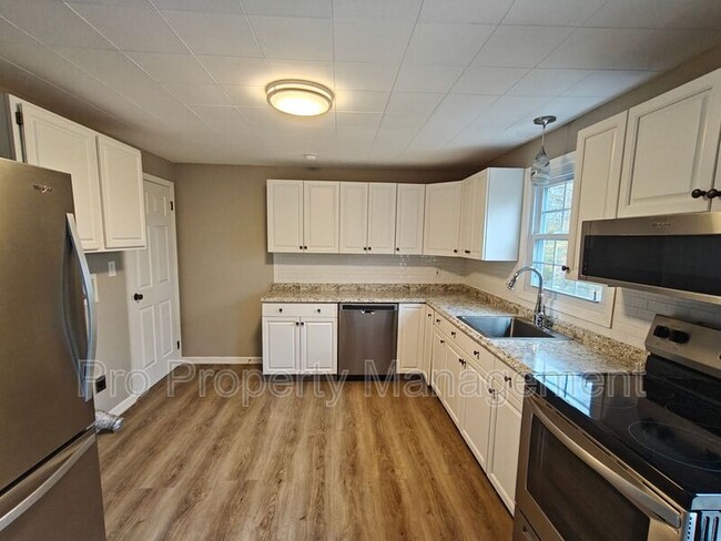 Building Photo - 700 High Street Ext