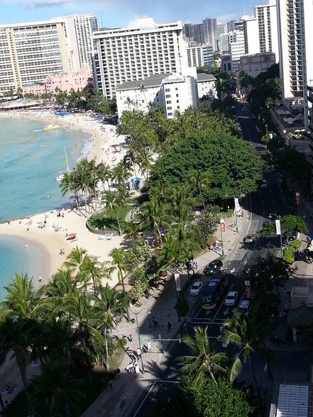 Building Photo - 2500 Kalakaua Ave