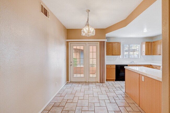 Building Photo - Beautifully Designed 2 Bedroom Condo in North Summerlin!