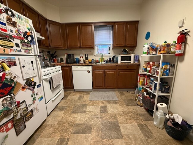 Building Photo - 5921-5923 Nicholson Street