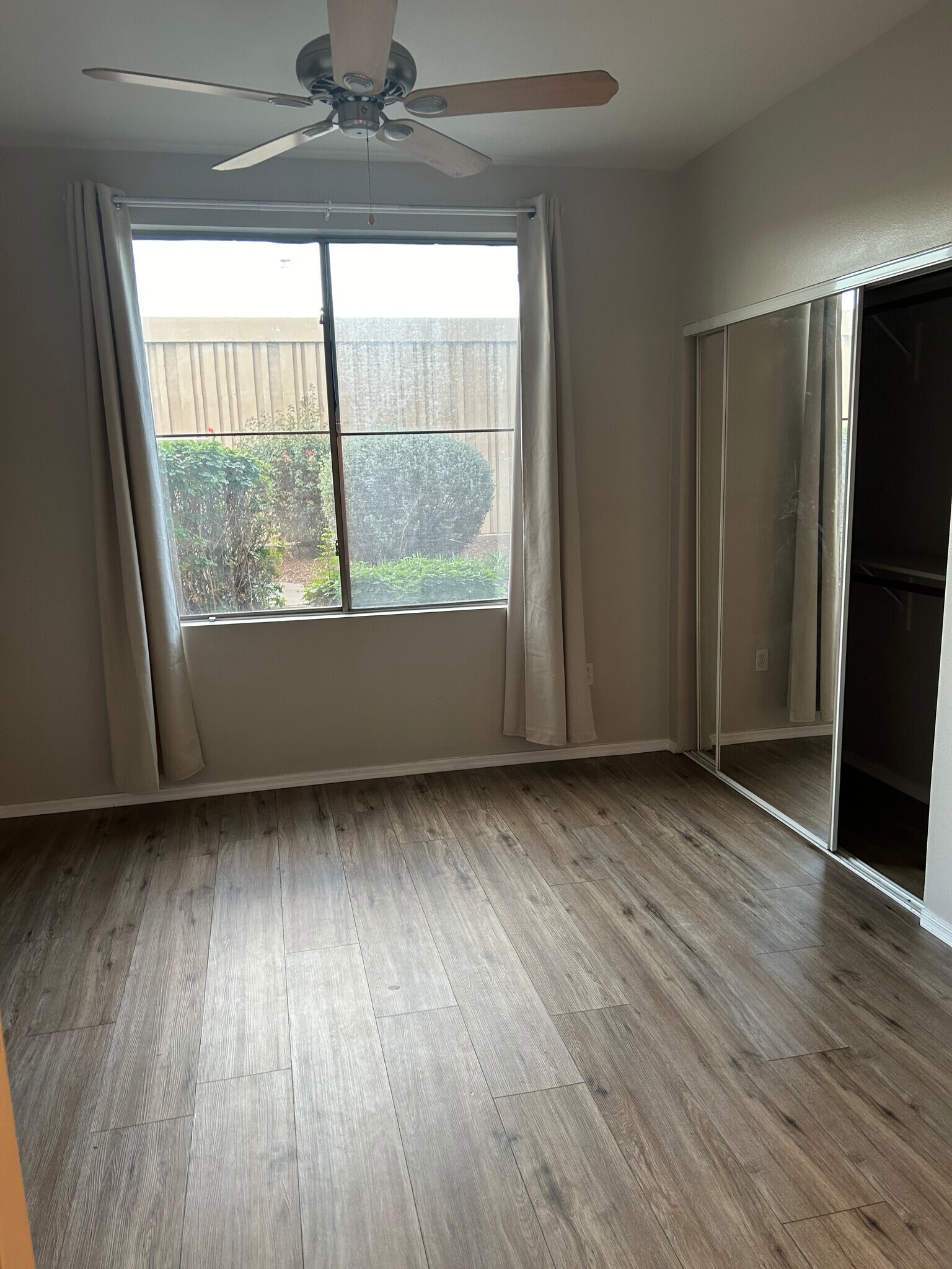 Building Photo - 1701 E Colter St