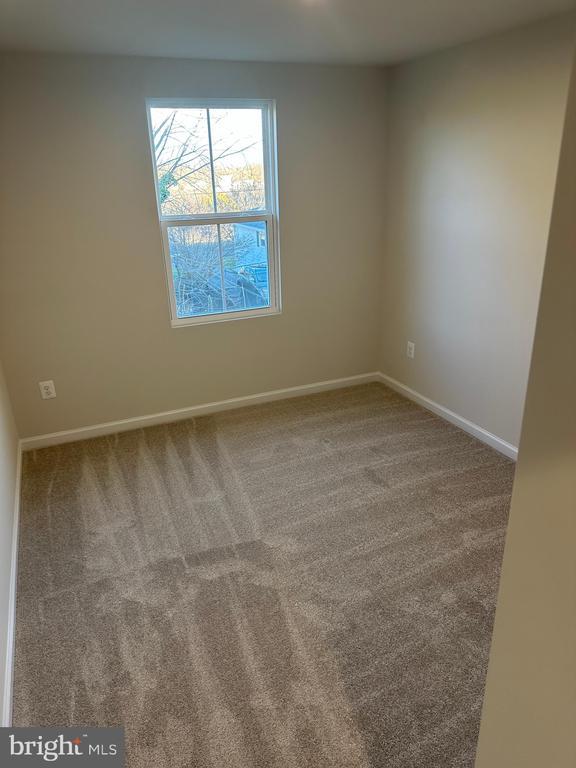 Building Photo - 645 Laurelwood Cir