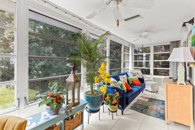 Building Photo - 2929 SE Ocean Blvd