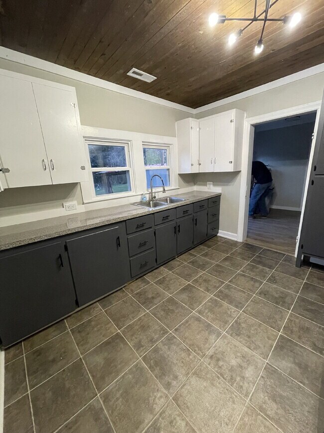 Building Photo - Updated 2 bedroom + finished attic space on an acre in davie county!