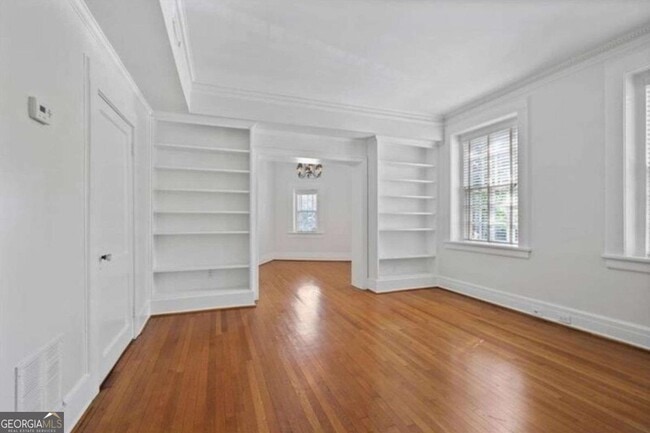 Building Photo - 1 S Prado NE