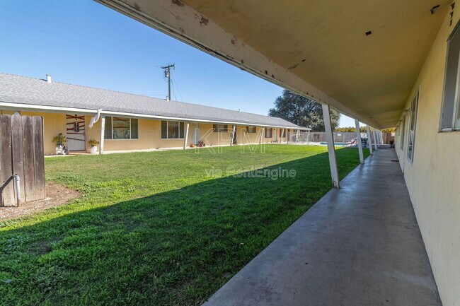Building Photo - 10400 Lower Sacramento Rd