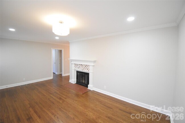 Building Photo - 4201 University Dr