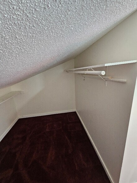 Building Photo - 136 Kane St