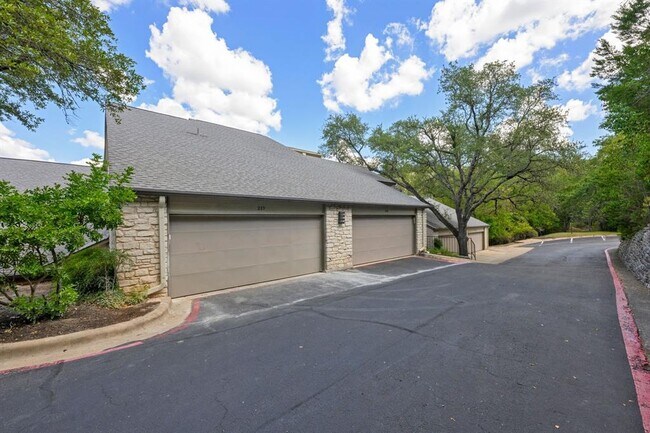Building Photo - 1520 Ben Crenshaw Way