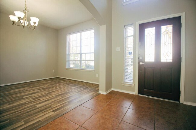 Building Photo - 43 W Spindle Tree Cir