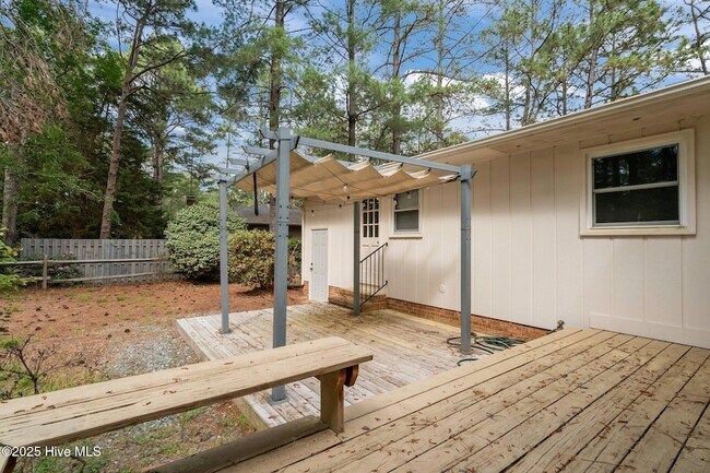 Building Photo - 185 Pine Ridge Dr