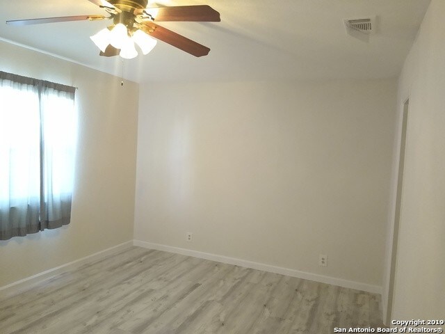 Building Photo - 7322 Oak Manor Dr