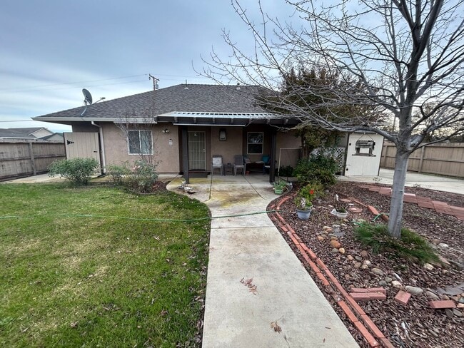 Building Photo - Comfortable 3-Bedroom Home in Gated Cottonwood Community