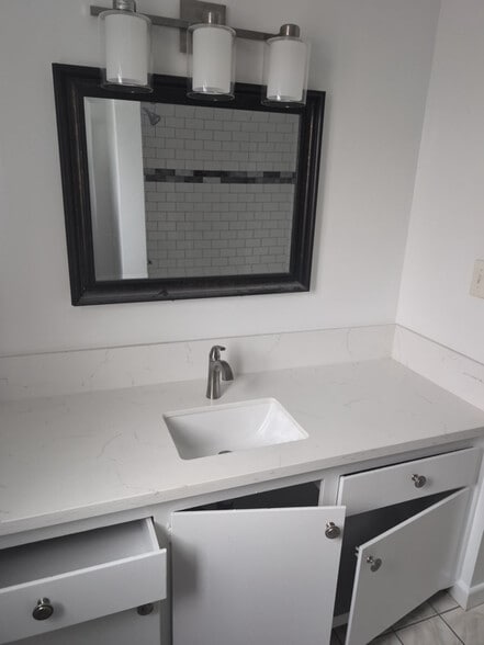Building Photo - 2435 W 227th St