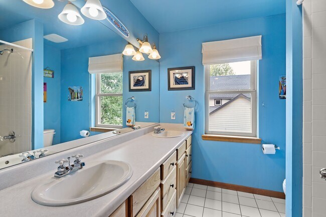 Building Photo - 408 Meadow Ct