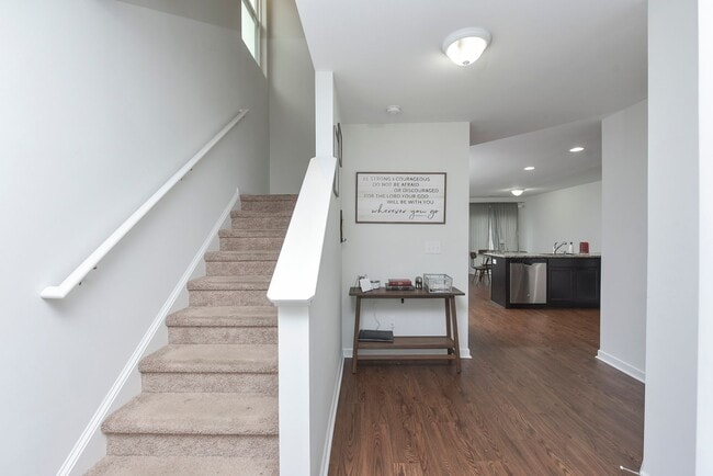 Building Photo - Modern Comfort in a Quiet Cul-de-Sac – 3 B...