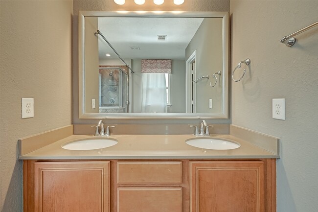 Building Photo - 8707 Cimarron Falls Ct