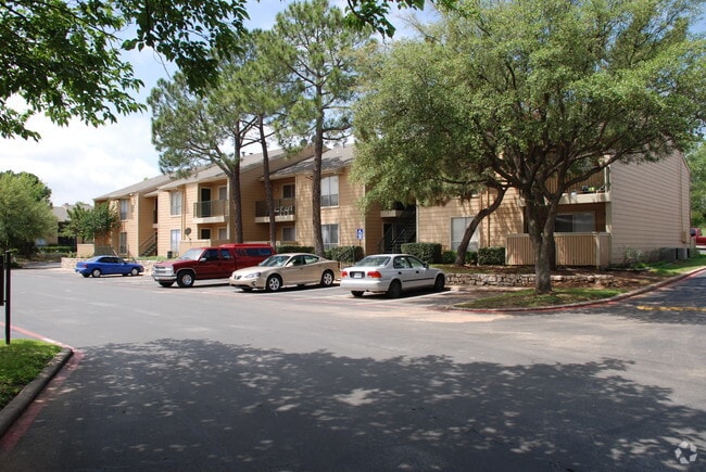 Hunter Chase Hurst, TX Apartment Finder