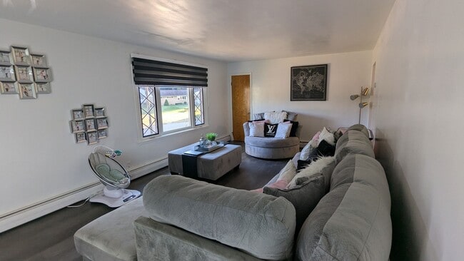 Building Photo - Welcome to this gem located in the heart o...