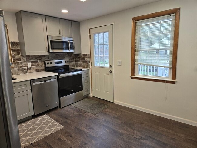 Building Photo - 177 Morse St