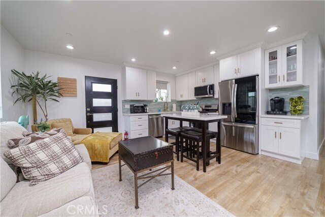 Building Photo - 3457 W 75th St